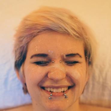 Maxine Raye - Maxs 1st Facial / Первая Групповая Эякуляция на Лицо